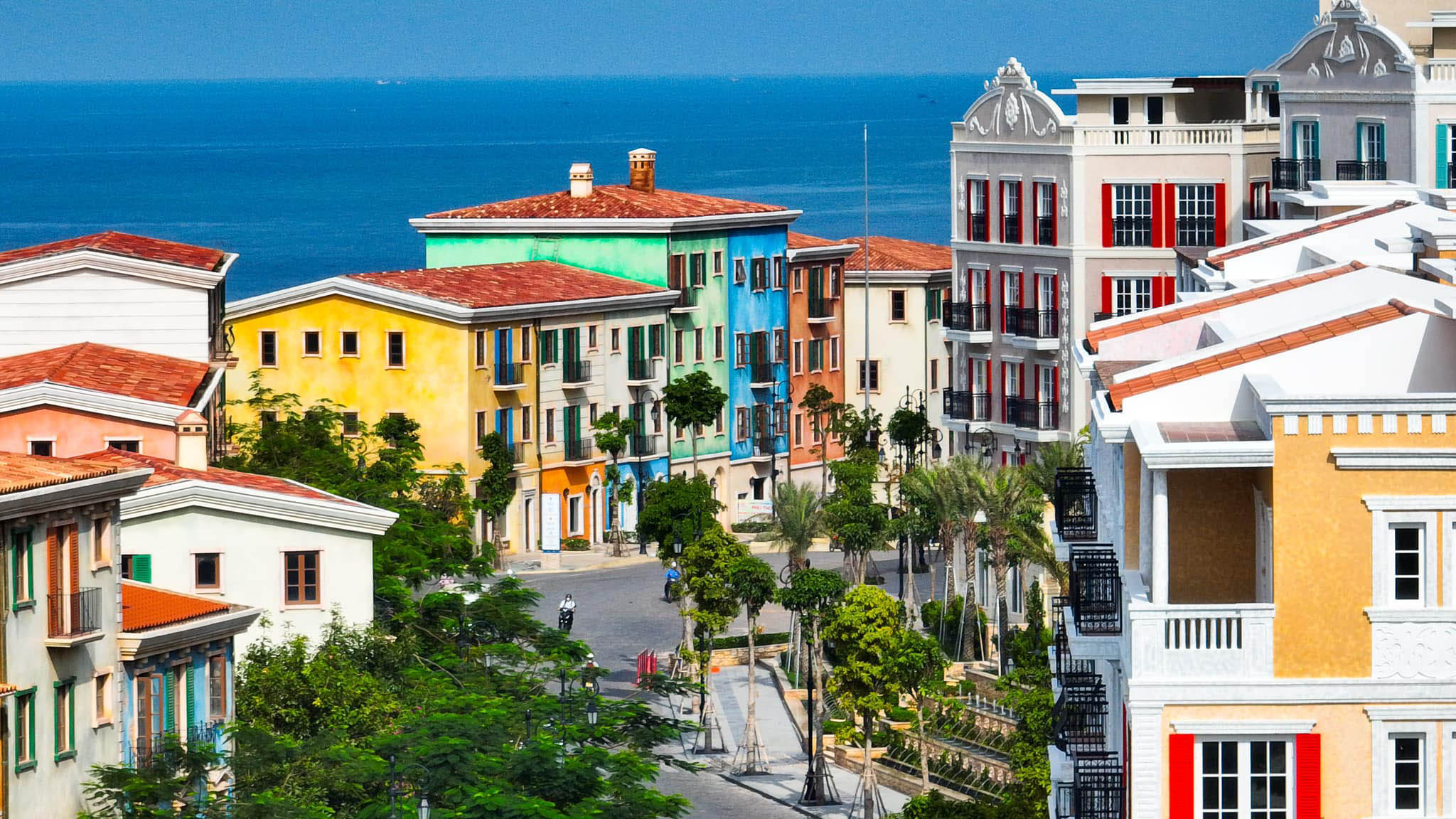 CÁC DỊCH VỤ TẠI VỊNH HOÀNG HÔN (SUNSET TOWN)