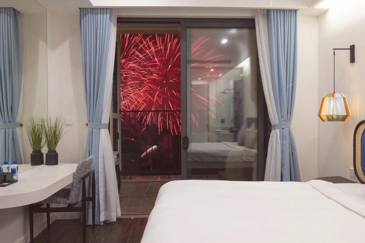 Căn Hộ Studio Giường Lớn, Có Ban Công, Tầm Nhìn Pháo Hoa